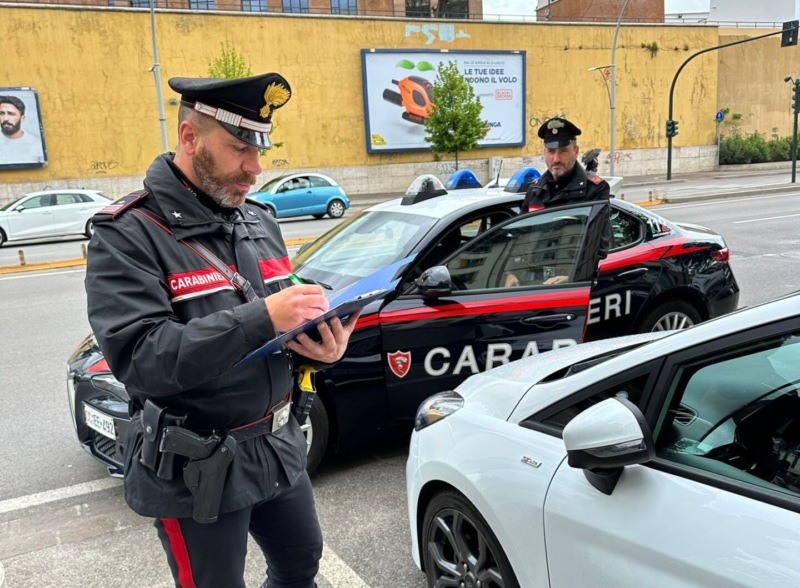 Denunciati due cartomanti per truffa amorosa