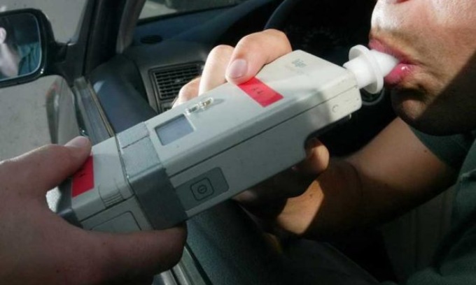 Due automobilisti denunciati per guida in stato di ebbrezza a Donoratico, uno coinvolto in un incidente