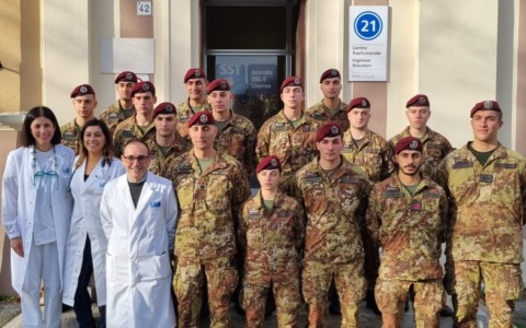 I militari del 187° Reggimento Paracadutisti Folgore donano sangue a Livorno