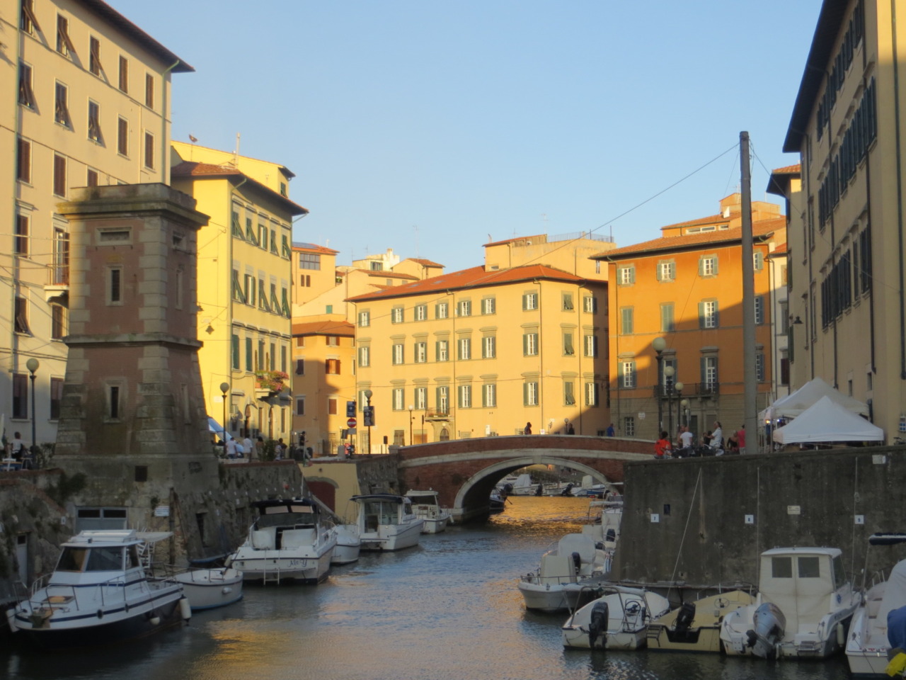 Ponte di Marmo del ‘600 vandalizzato con scritte contro Israele