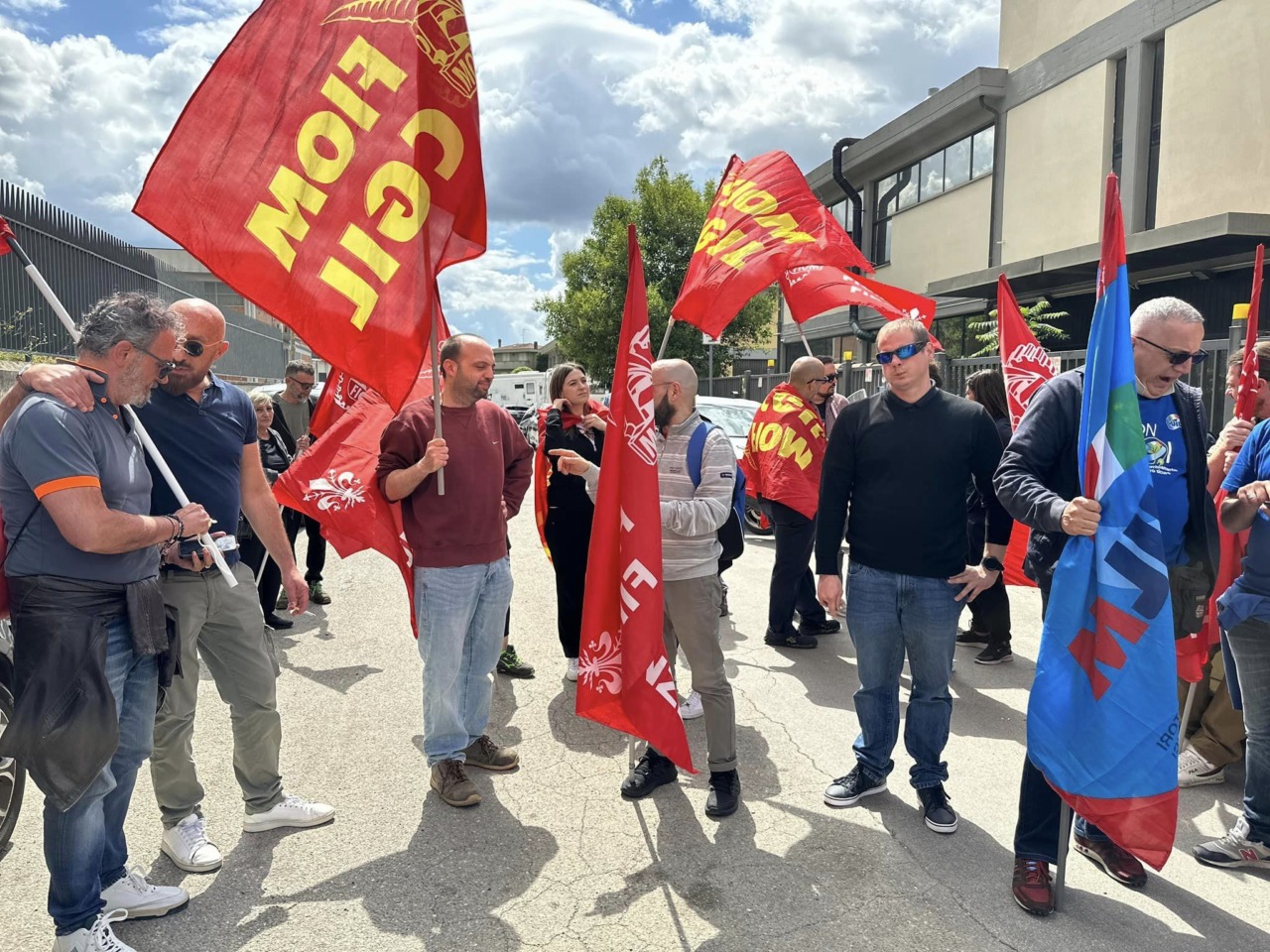 Presidio dei dipendenti di Unicoop Etruria per tutelare i posti di lavoro
