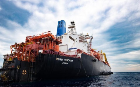 Giani sul rigassificatore: “Nessuna proroga senza compensazioni per Piombino”