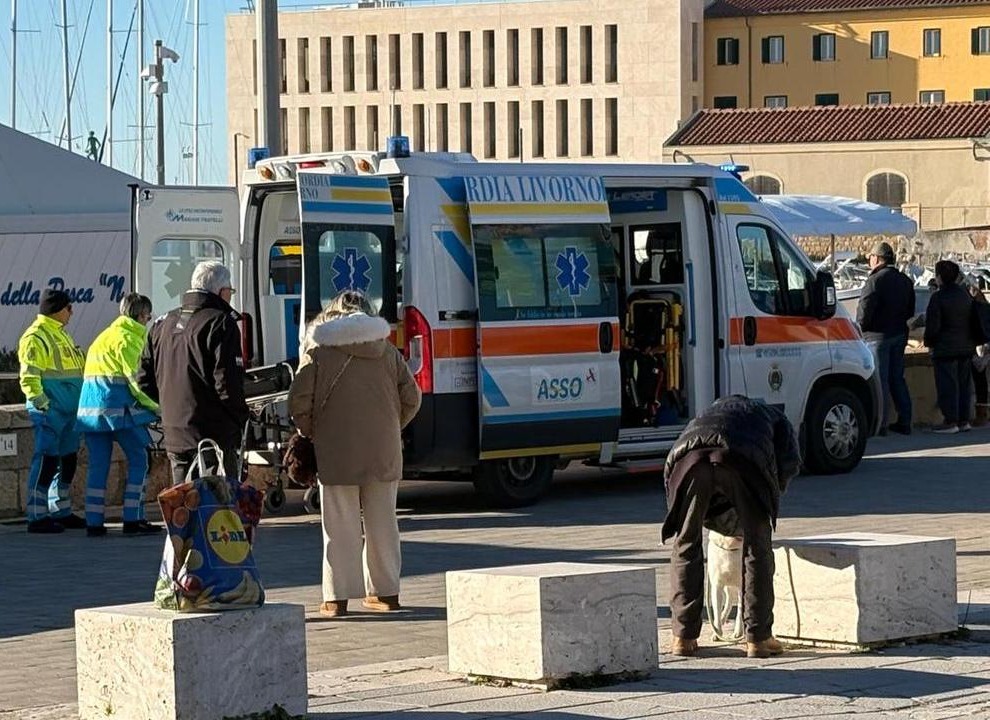 Corpo di donna ritrovato al moletto Nazario Sauro di Livorno