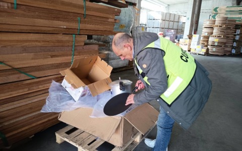 Sequestrate a Livorno 1.200 pentole e padelle non sicure