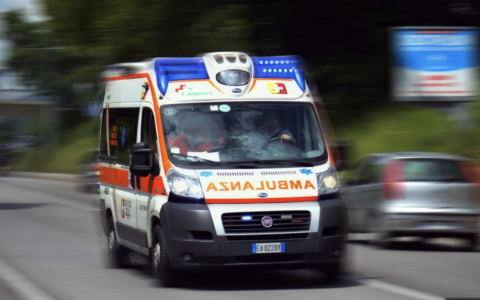 Scontro tra moto e camper: due feriti gravi