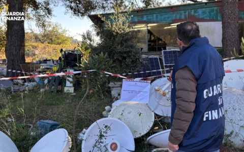 Sequestrata area di 950 metri quadrati all’Elba per discarica abusiva