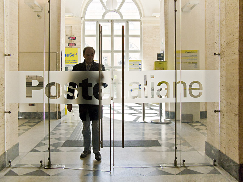 Poste Italiane lancia l’offerta su Telecom dopo il via libera della Consob